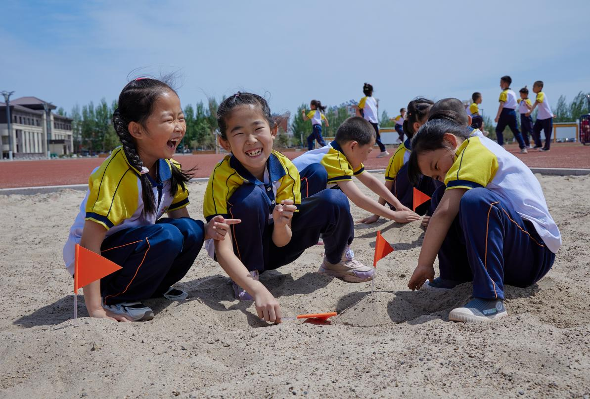 科右前旗第三小學(xué)課間活動 (1).png 科右前旗第三小學(xué)課間活動 (1).png