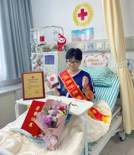 東華大學碩士生余昊楠成為上海市第655例造血干細胞捐獻者。楊玉璋 攝